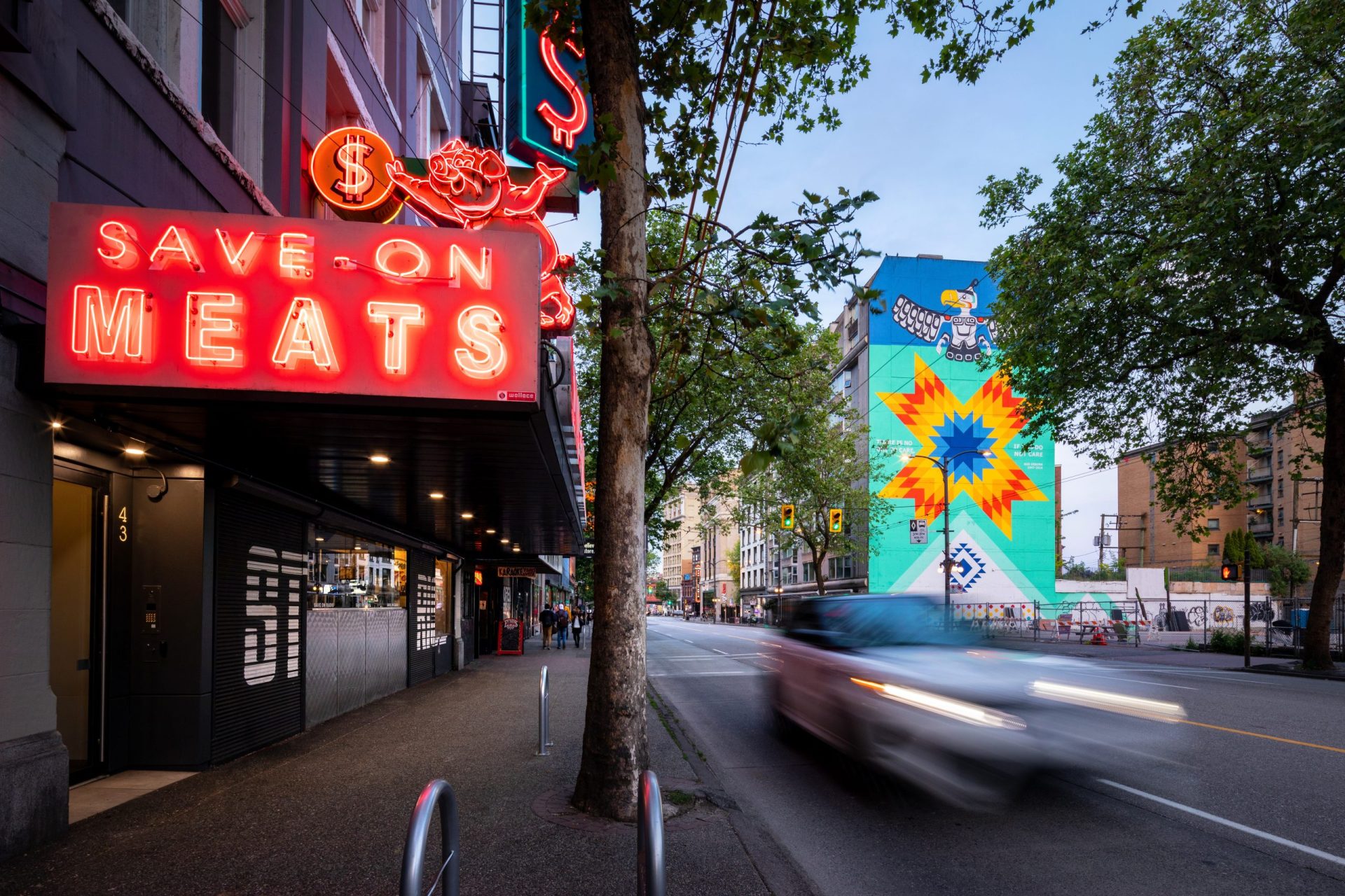 business-signs-storefront